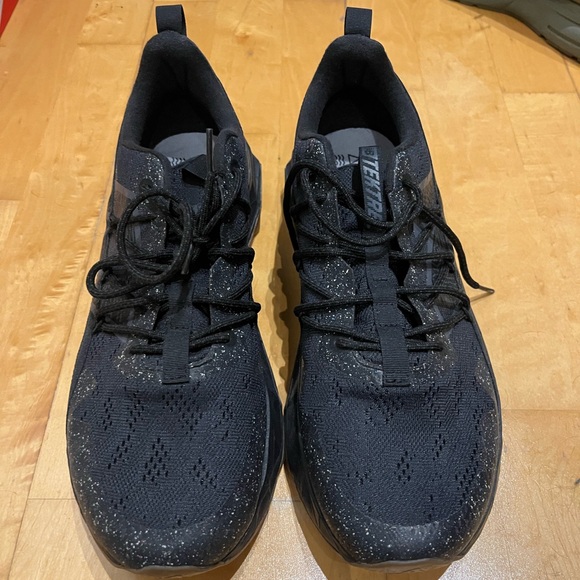 New Balance - Picture 2 of 7